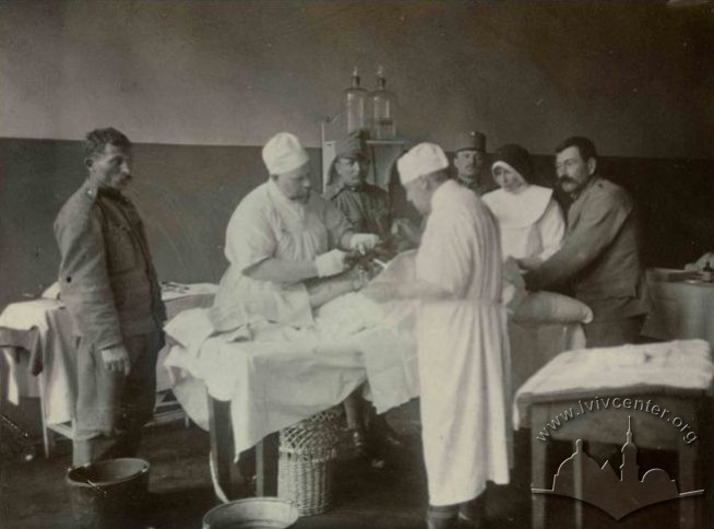 Операція у військовому шпиталі, 1915 р.