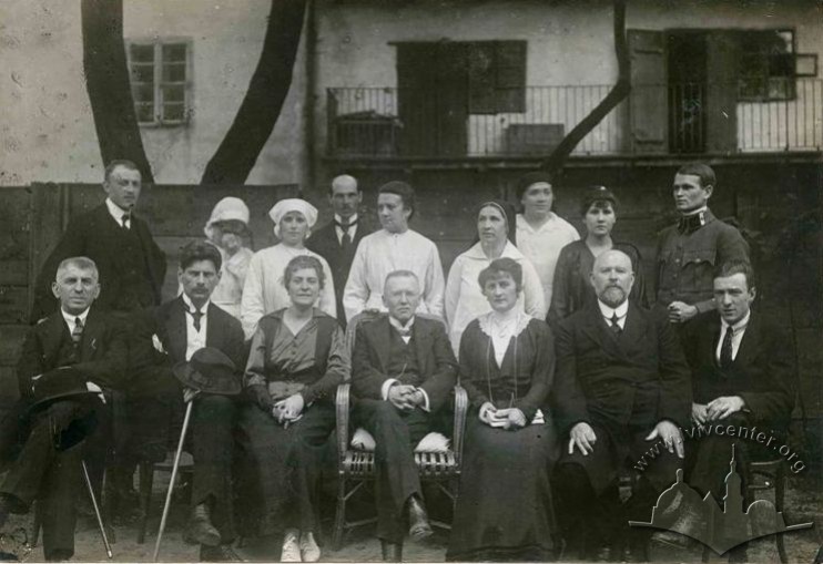 Працівники павільйону Червоного Хреста, 1917 р.