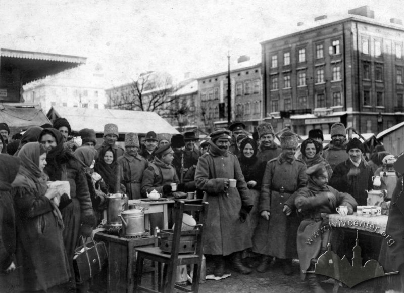 Російські солдати на Краківському базарі, 1914 р.